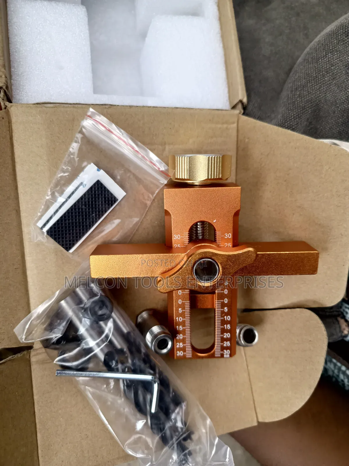 2in One Cabinet Door Installator