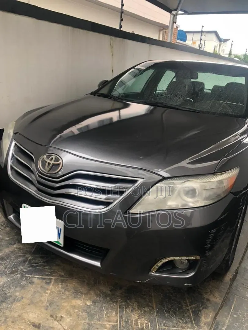 Toyota Camry 2009 Gray