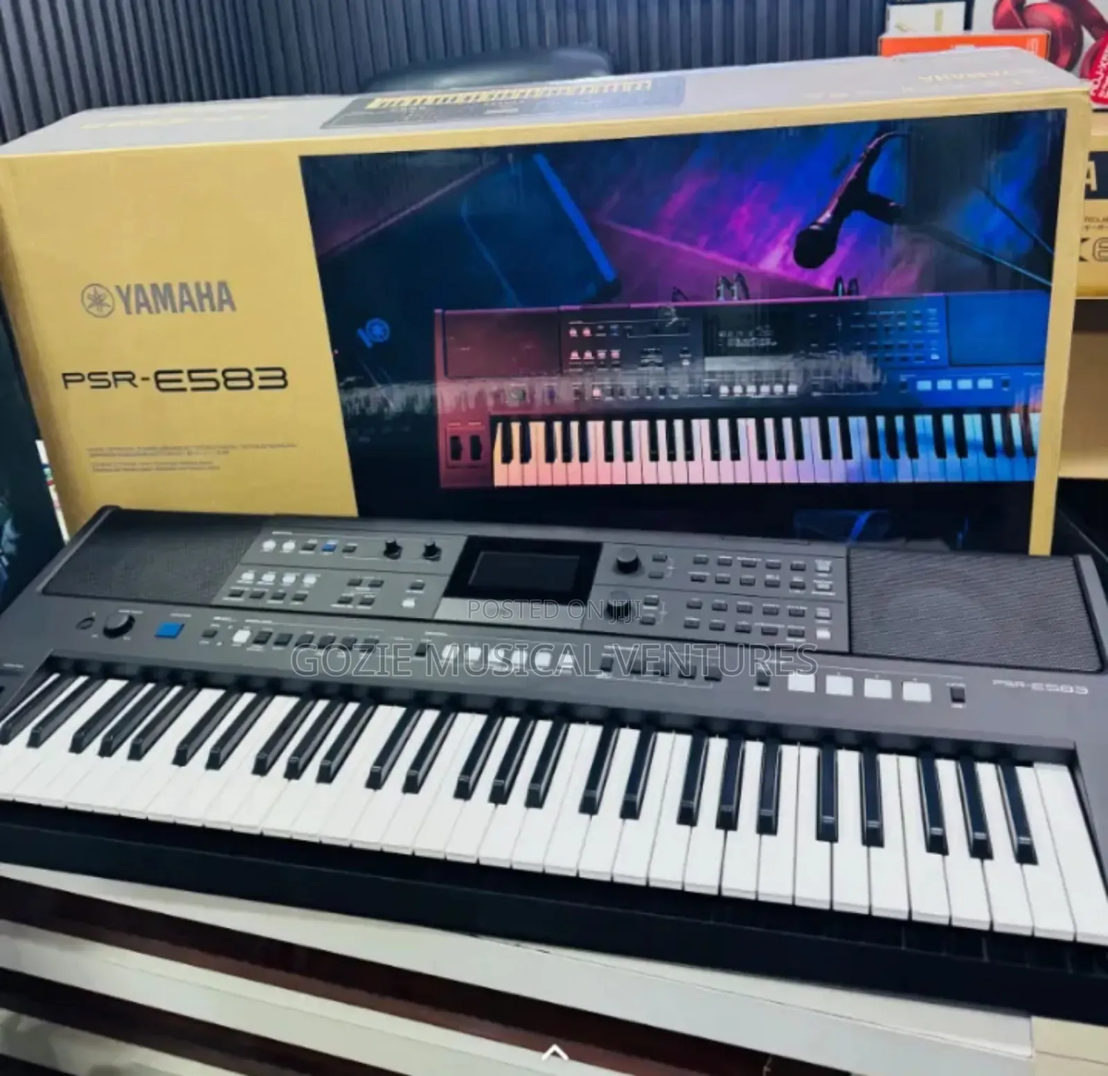 PSR -E583 Yamaha Piano Complete 61 Keys Synthesizer Workstation.
