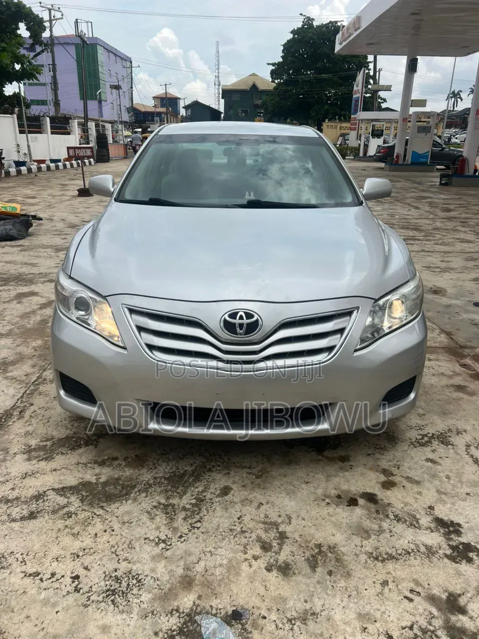 Toyota Camry LE 4dr Sedan (2.5L 4cyl 6A) 2011 Silver