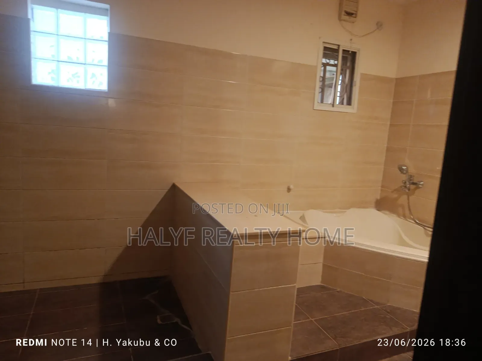 5bdrm Townhouse / Terrace in Kado for rent