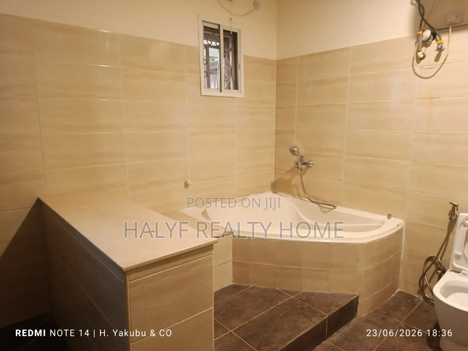 5bdrm Townhouse / Terrace in Kado for rent