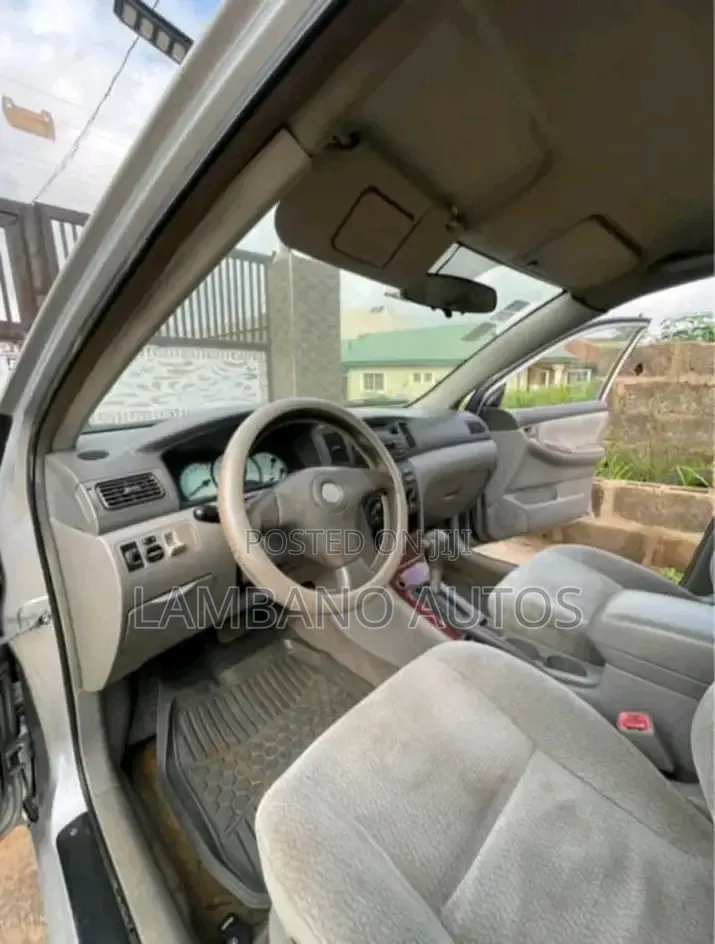 Toyota Corolla 2004 Silver