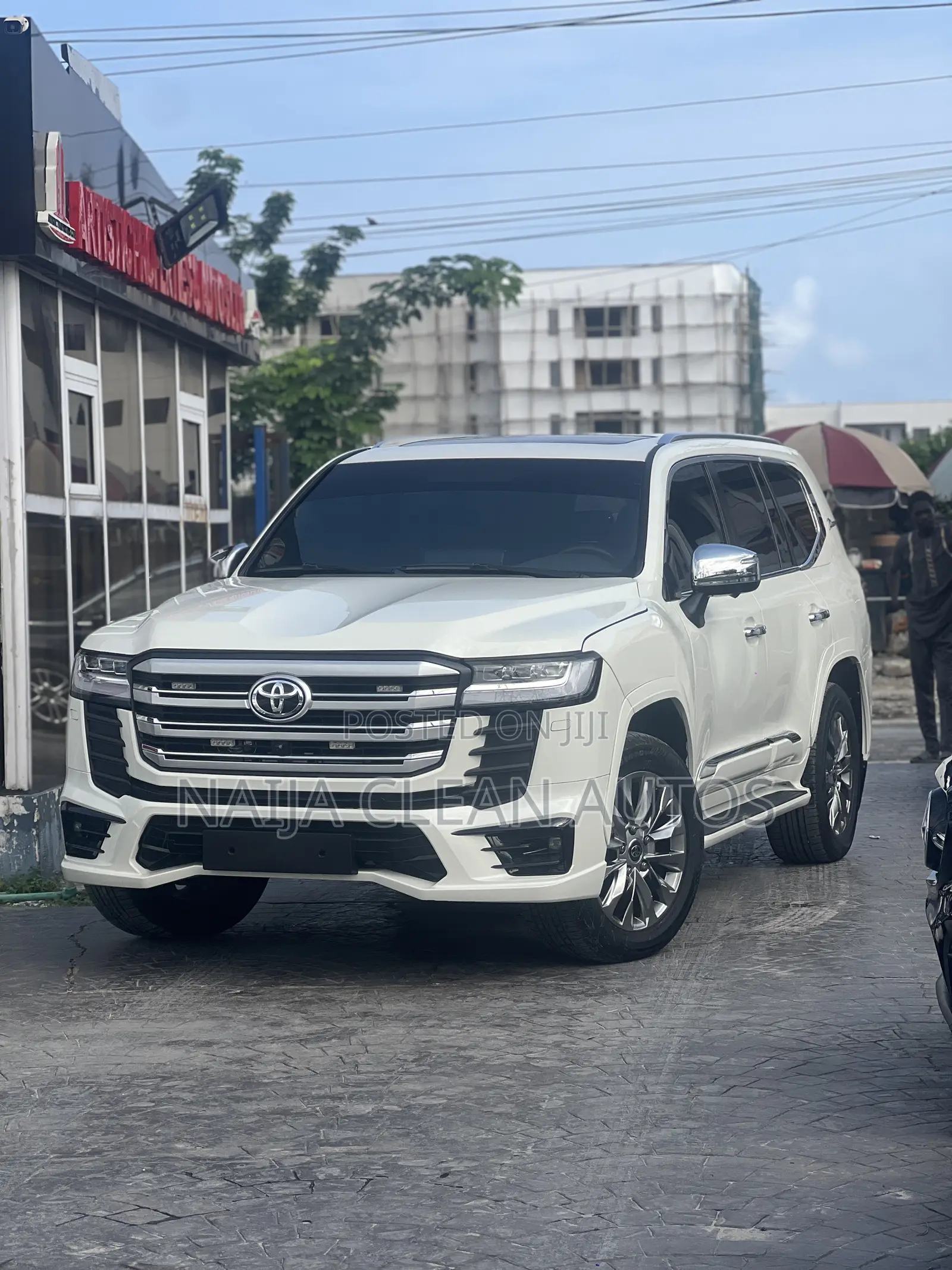 Toyota Land Cruiser LC300 2024 White