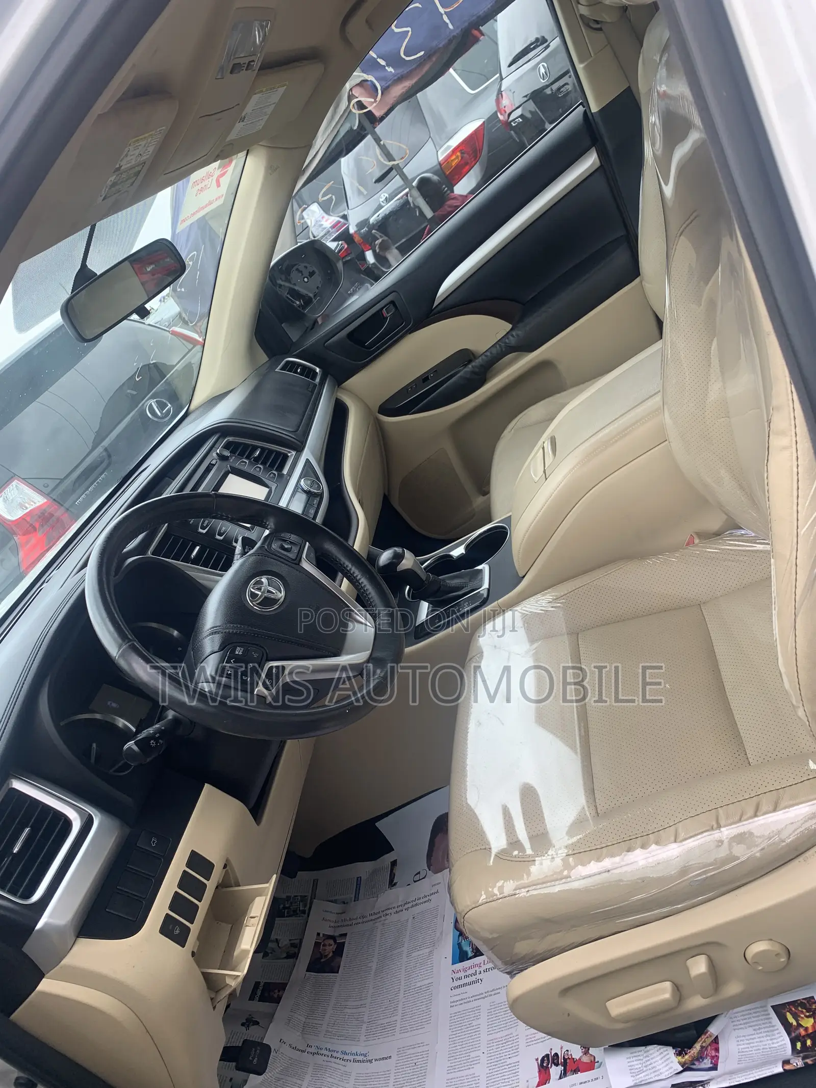 Toyota Highlander LE 4dr SUV AWD (3.5L 6cyl 6A) 2015 White