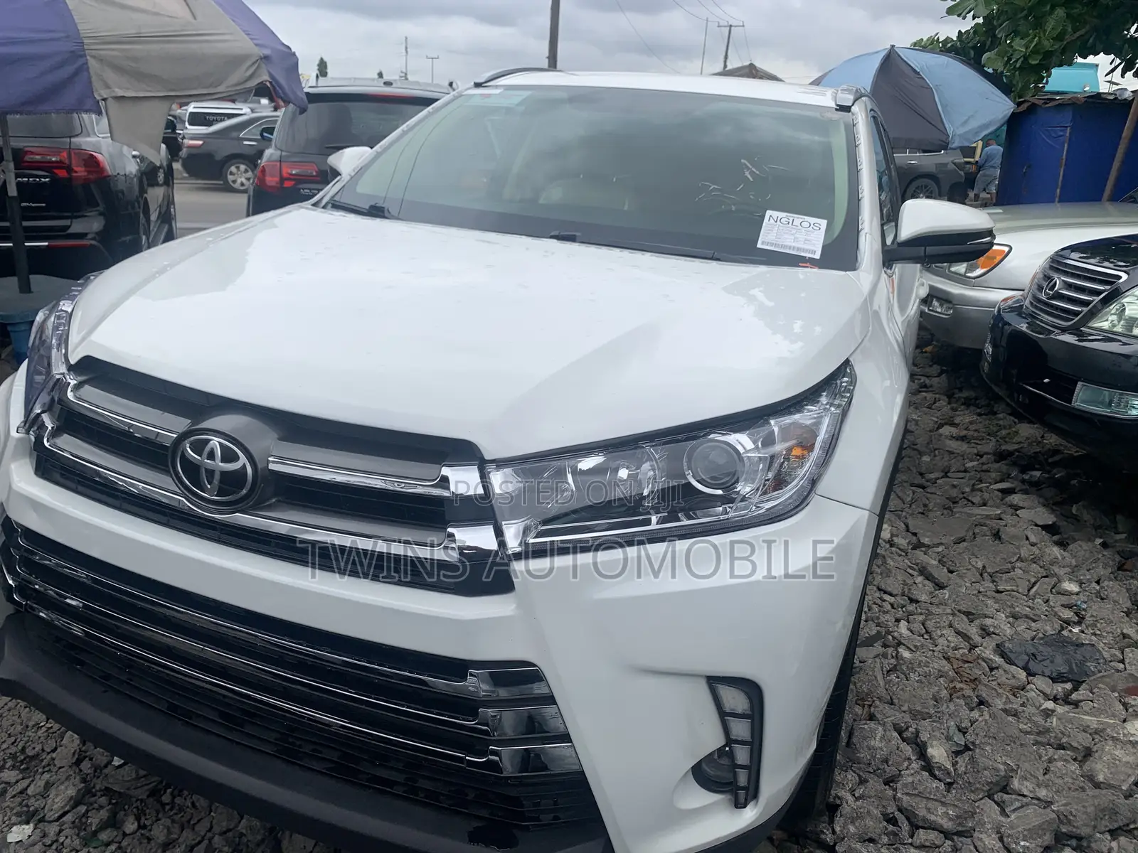 Toyota Highlander LE 4dr SUV AWD (3.5L 6cyl 6A) 2015 White