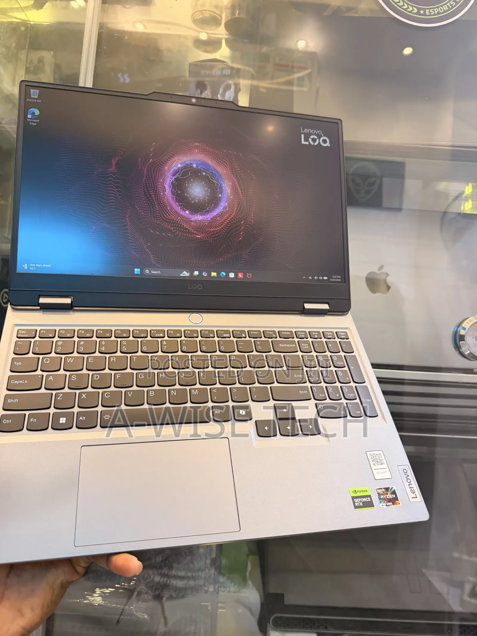 Laptop Lenovo LOQ 15ARP9 16GB AMD Ryzen 7 SSD 512GB