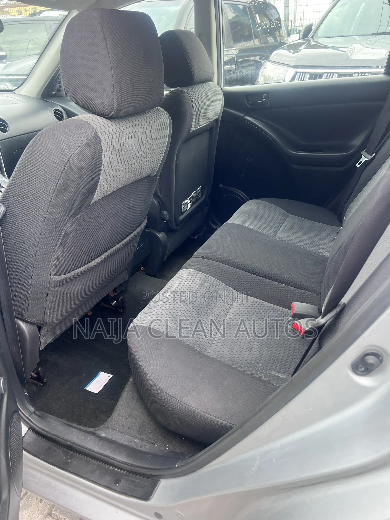 Toyota Matrix XR Hatchback AWD (1.8L 4cyl 4A) 2004 Silver