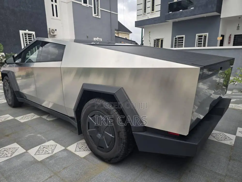 New Tesla Cybertruck Cyberbeast AWD 2025 Silver