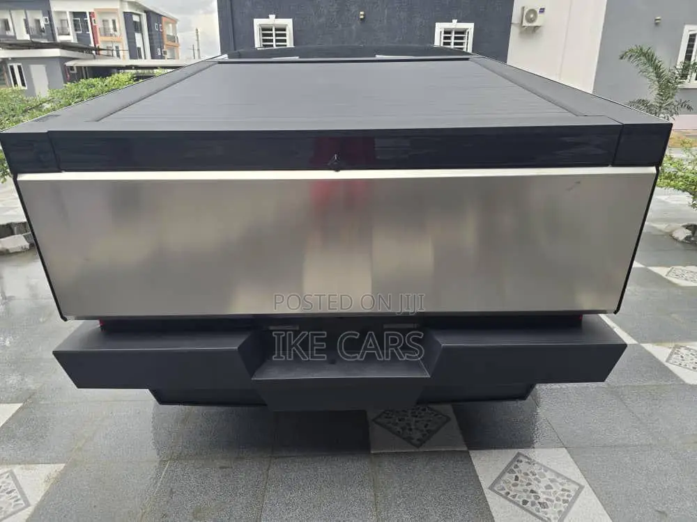New Tesla Cybertruck Cyberbeast AWD 2025 Silver