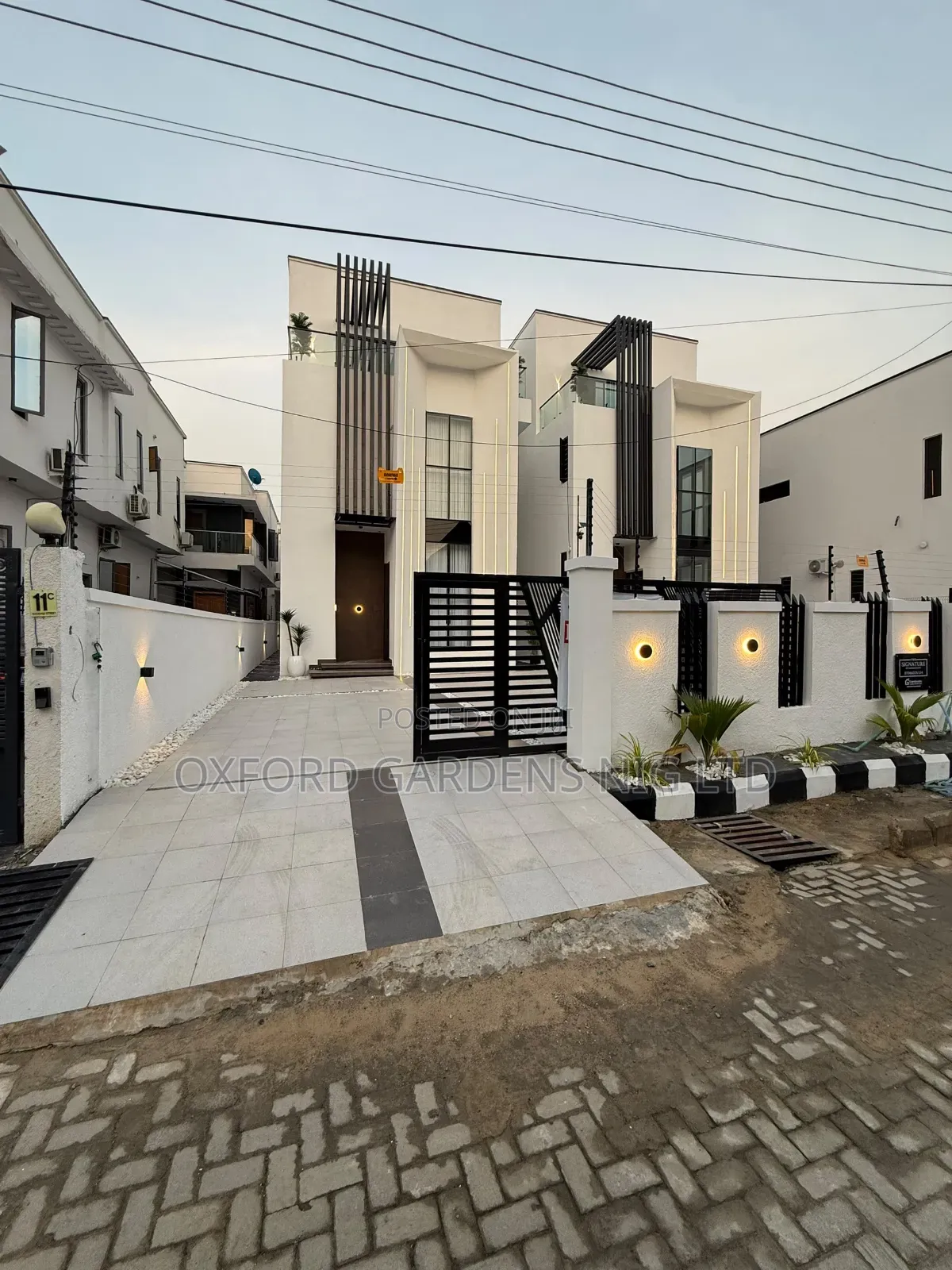 5bdrm Duplex in Danfodil Estate,, Chevron for sale