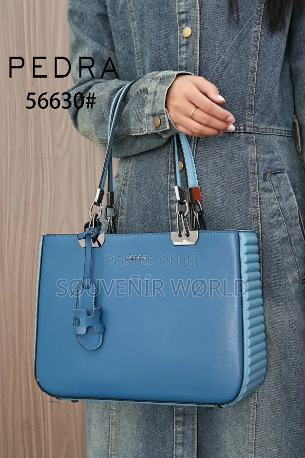 Pedra Luxury Tote Handbag – Model