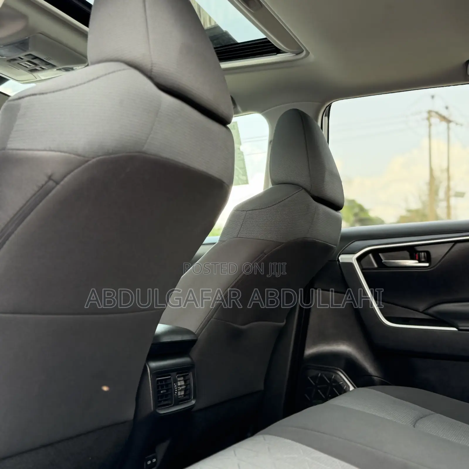 Toyota RAV4 XLE 2025 Silver