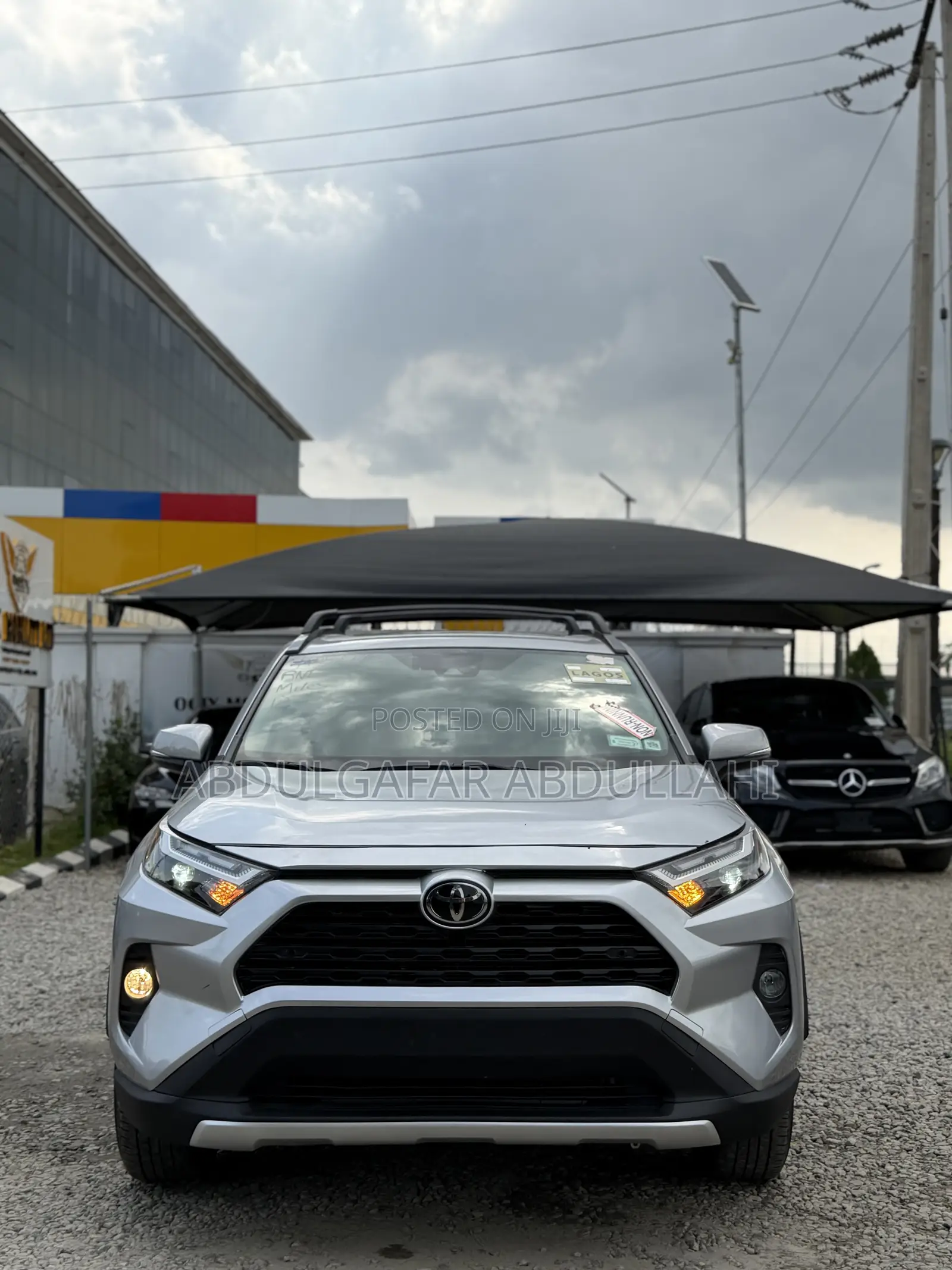 Toyota RAV4 XLE 2025 Silver