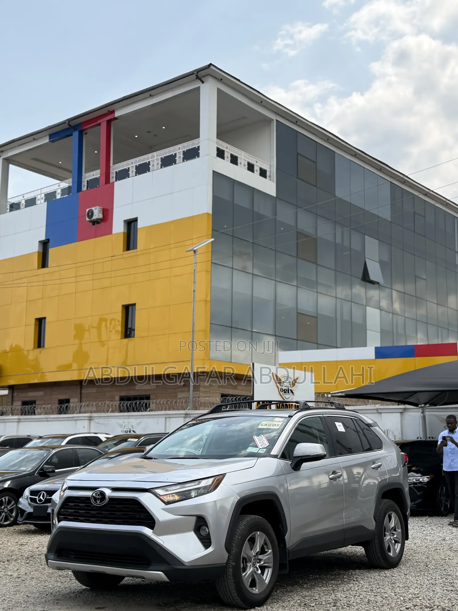 Toyota RAV4 XLE 2025 Silver