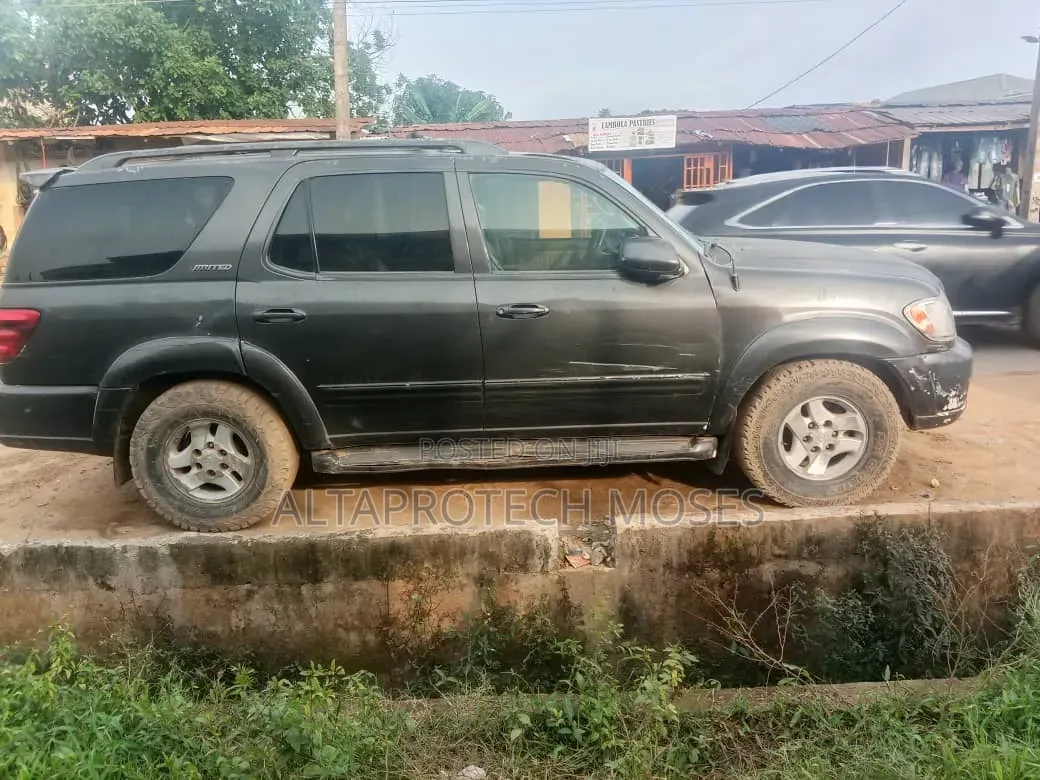 Toyota Sequoia 2003 Green