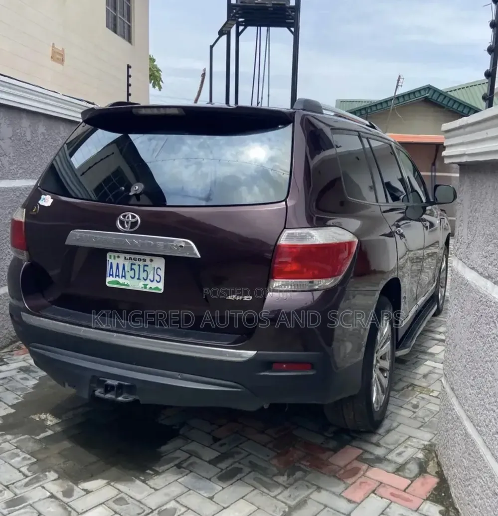 Toyota Highlander 2012 Burgundy