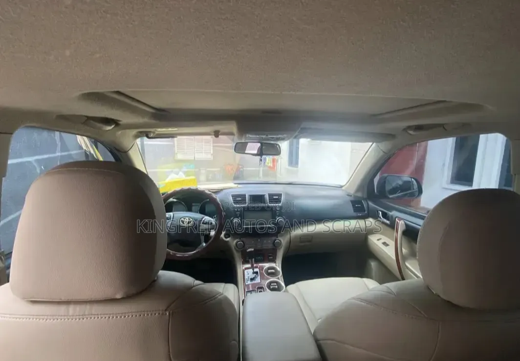 Toyota Highlander 2012 Burgundy