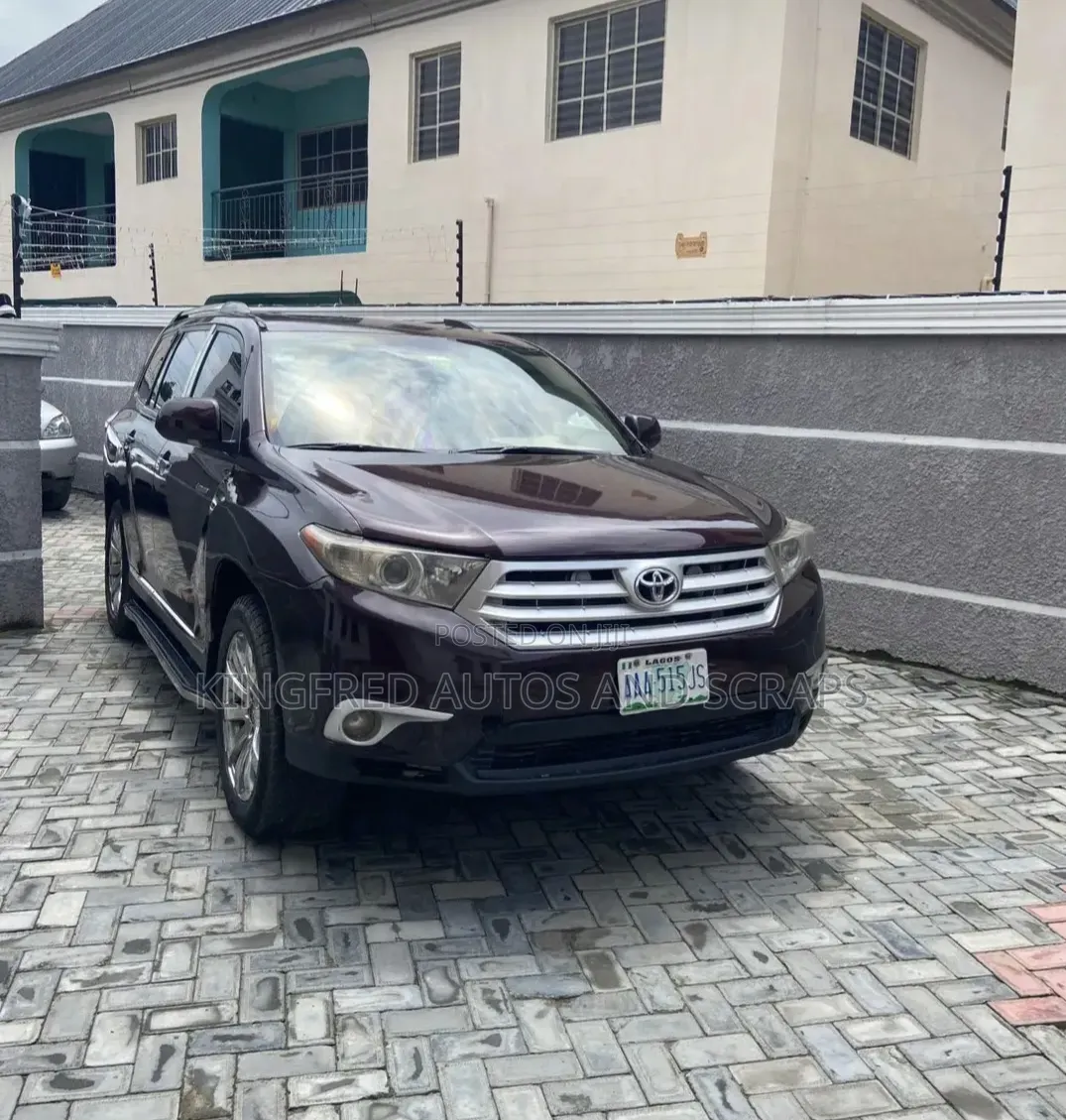 Toyota Highlander 2012 Burgundy