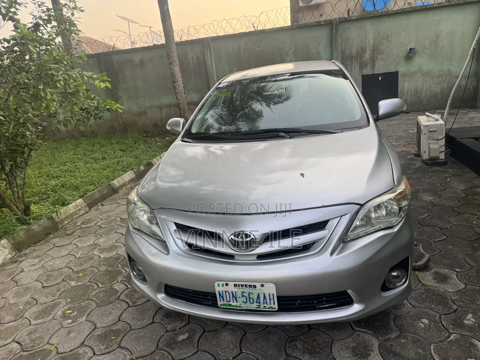 Toyota Corolla LE 4dr Sedan (1.8L 4cyl 4A) 2012 Silver