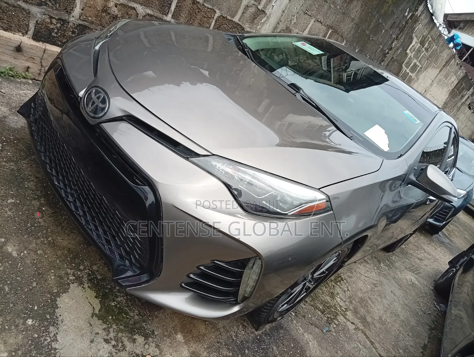 Toyota Corolla LE (1.8L 4cyl 2A) 2018 Gray