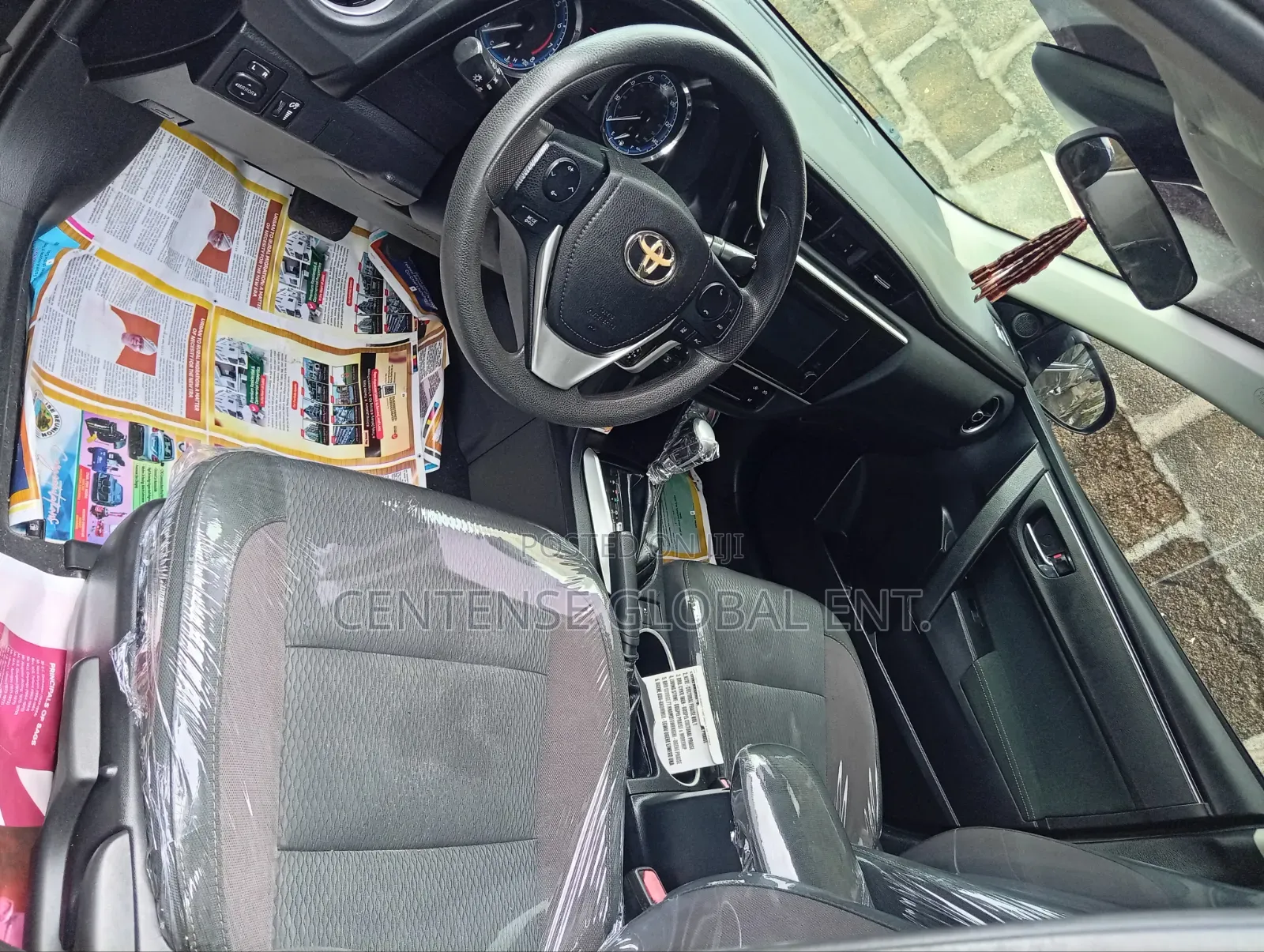 Toyota Corolla LE (1.8L 4cyl 2A) 2018 Gray