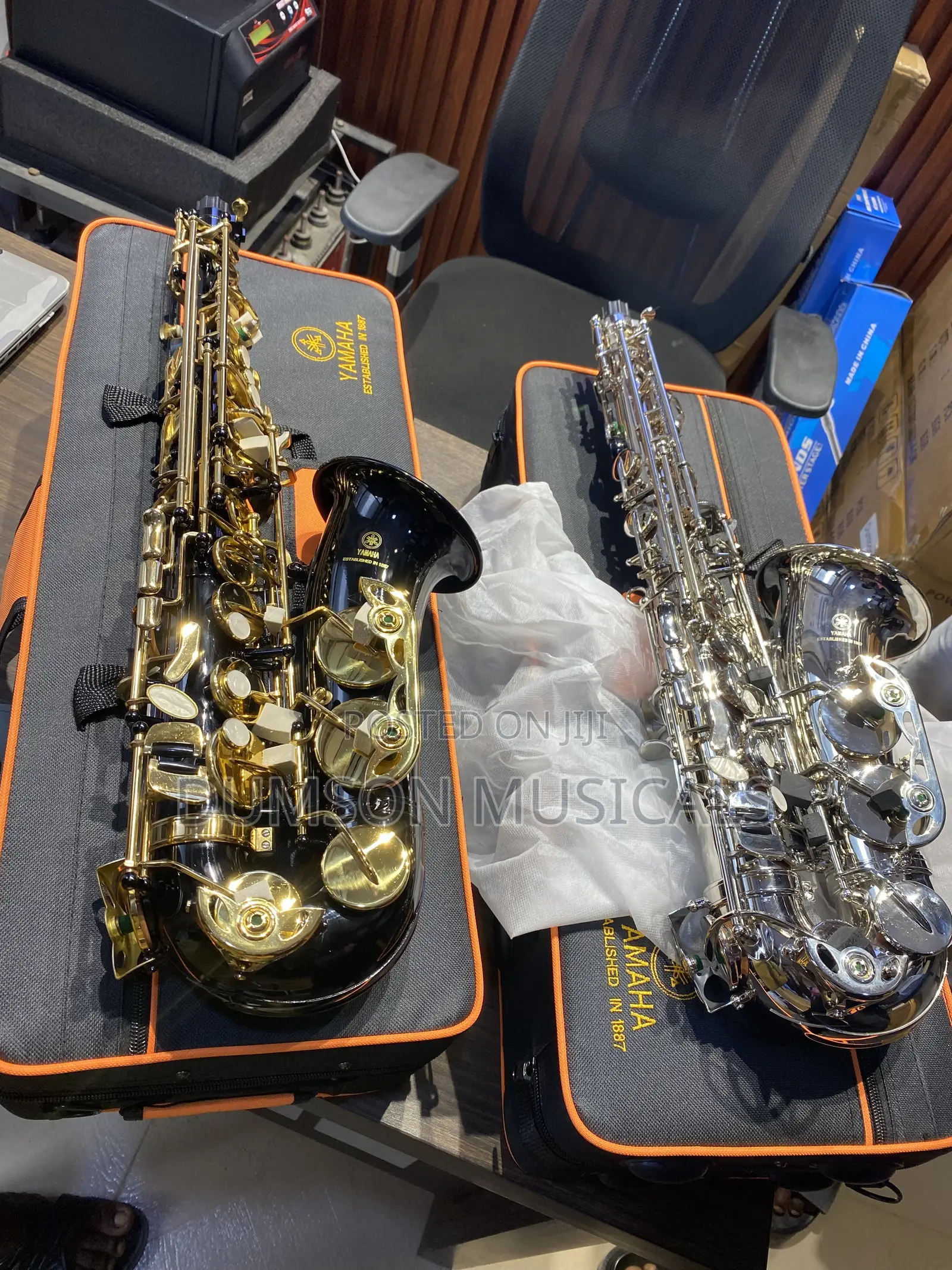 Yamaha Alto Saxophone Gold Saxophones and Silver Saxophone