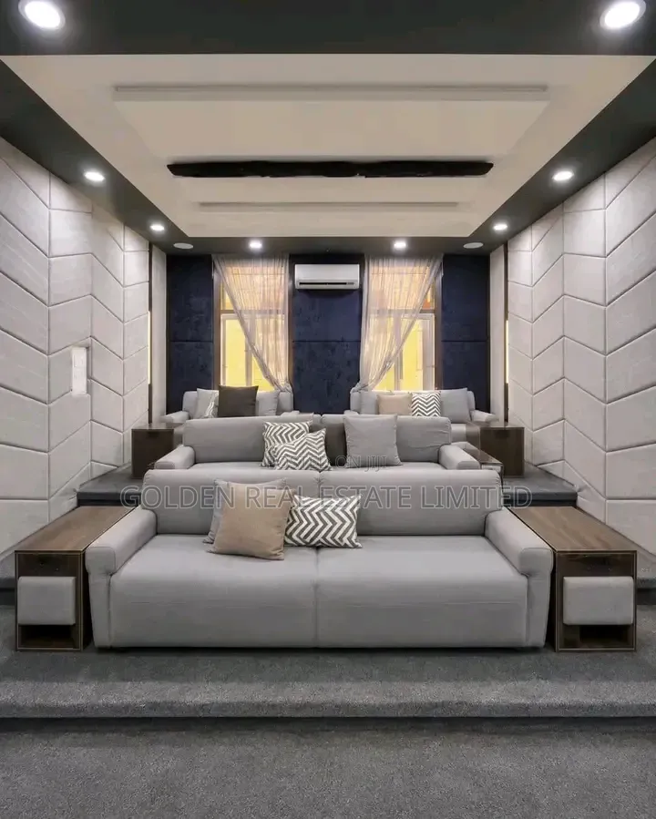 8bdrm Duplex in Dawaki for sale