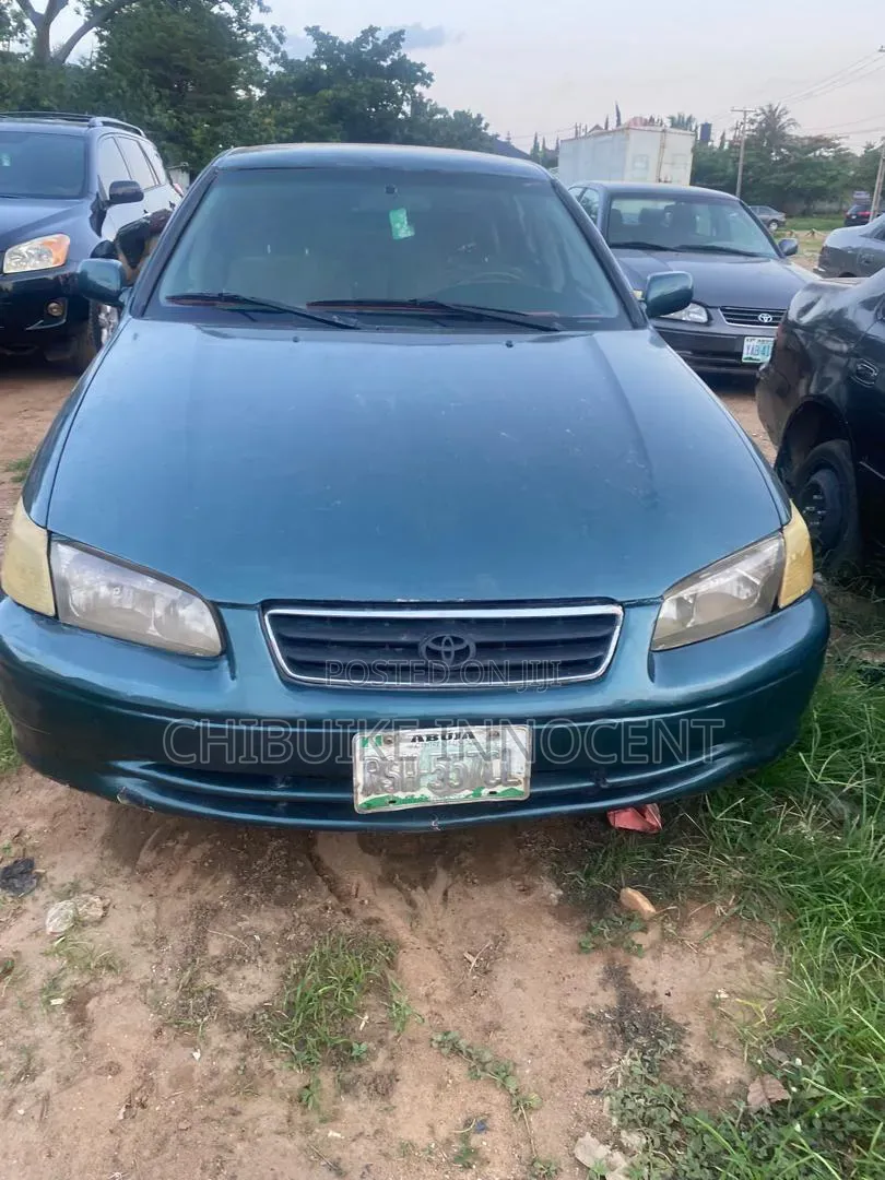 Toyota Camry 2000 Blue