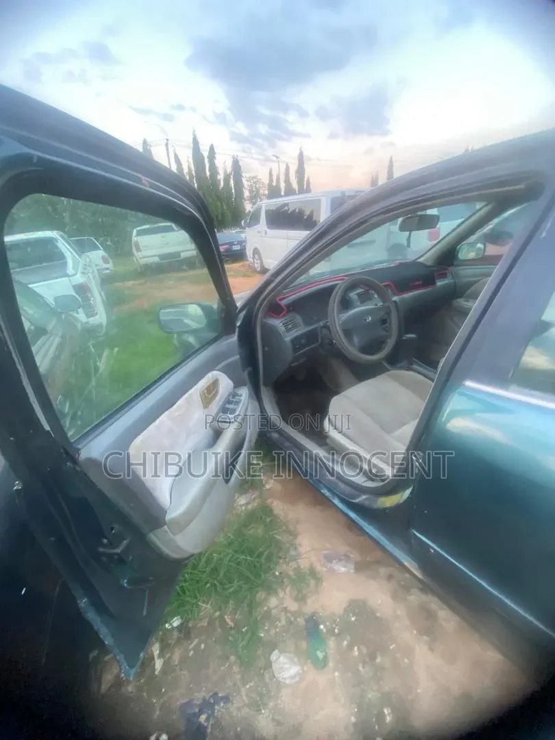 Toyota Camry 2000 Blue