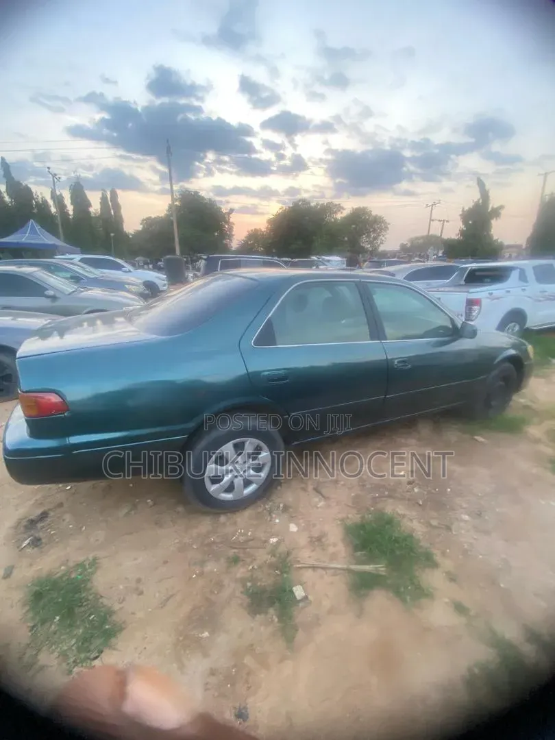 Toyota Camry 2000 Blue