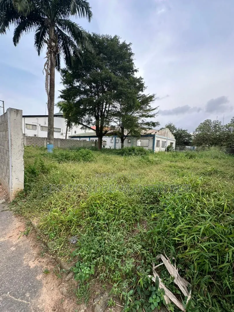 Commercial Land 2009 Square Metre Lateef Jakande Road Agidingbi
