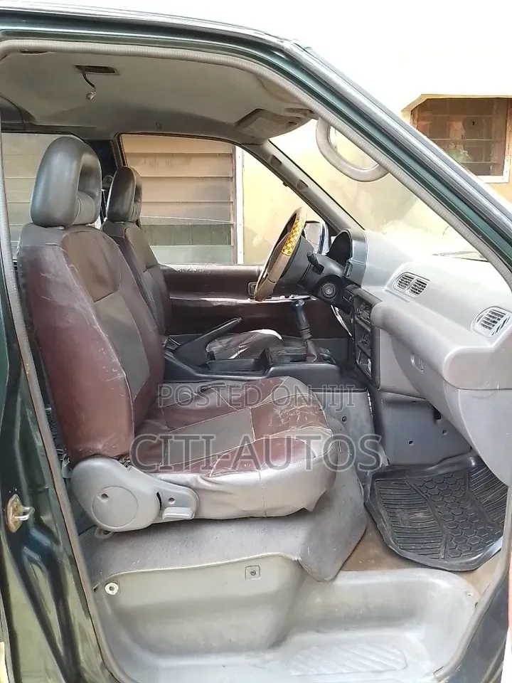 Nissan Serena 2001 Green