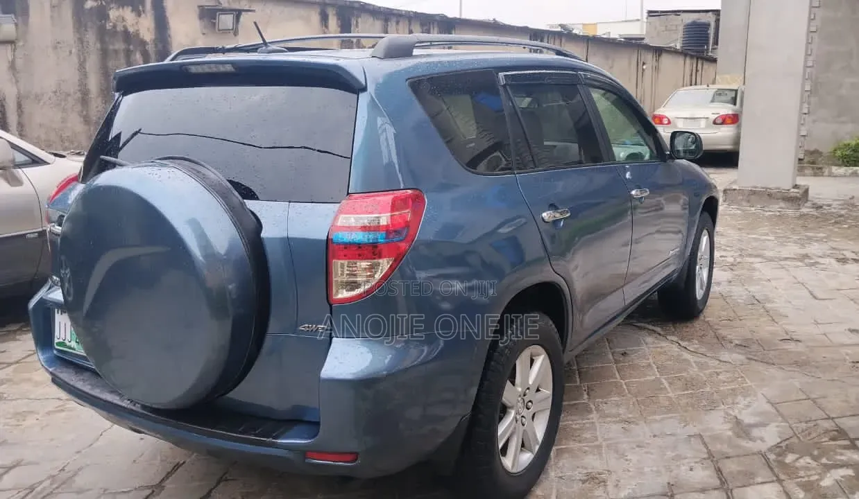 Toyota RAV4 2.5 4x4 2010 Blue