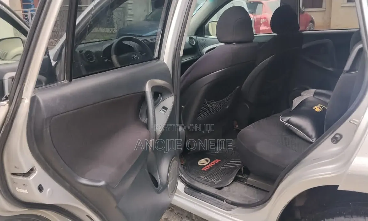 Toyota RAV4 2.4 2008 White