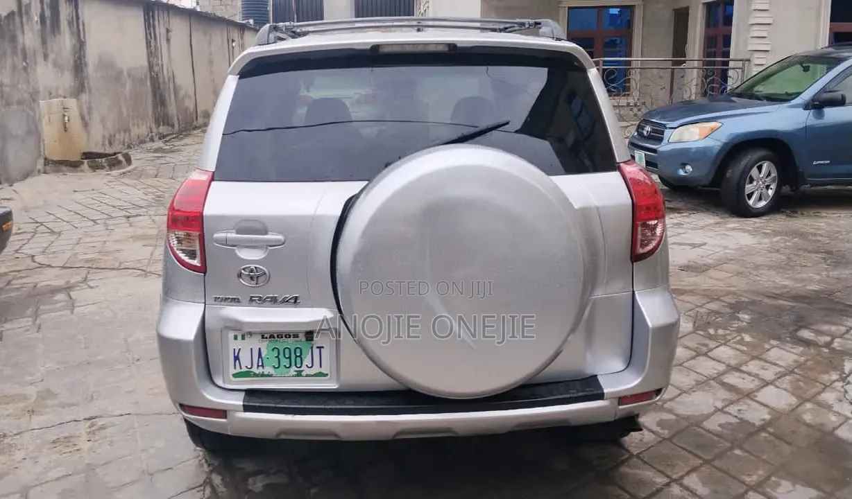 Toyota RAV4 2.4 2008 White