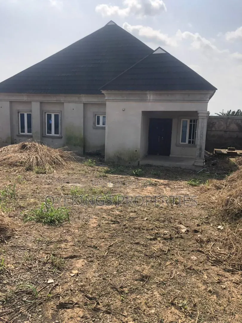 2bdrm Bungalow in Podo, Oluyole for sale