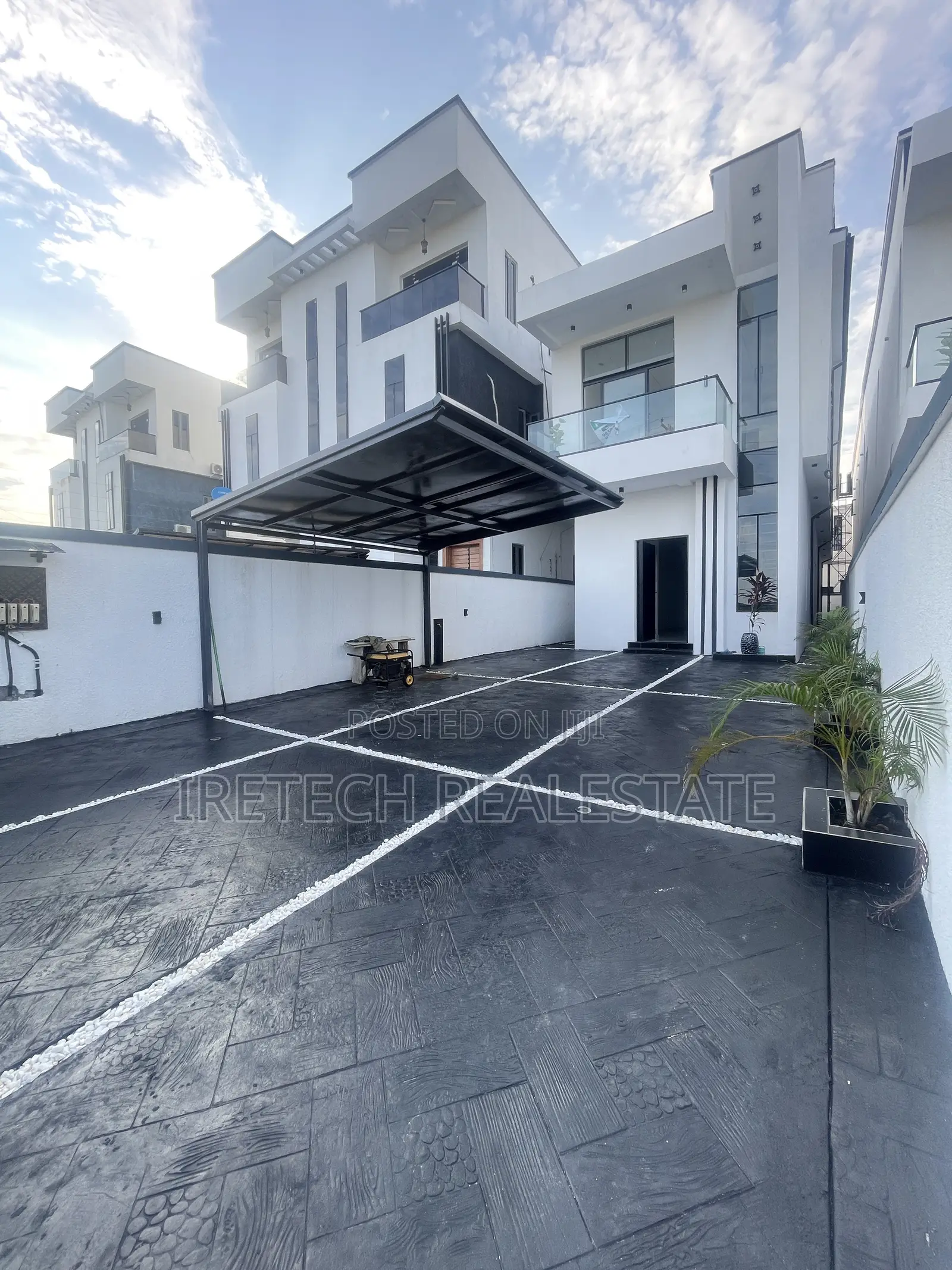5bdrm Duplex in Ajah By Abraham, Off Lekki-Epe Expressway for sale