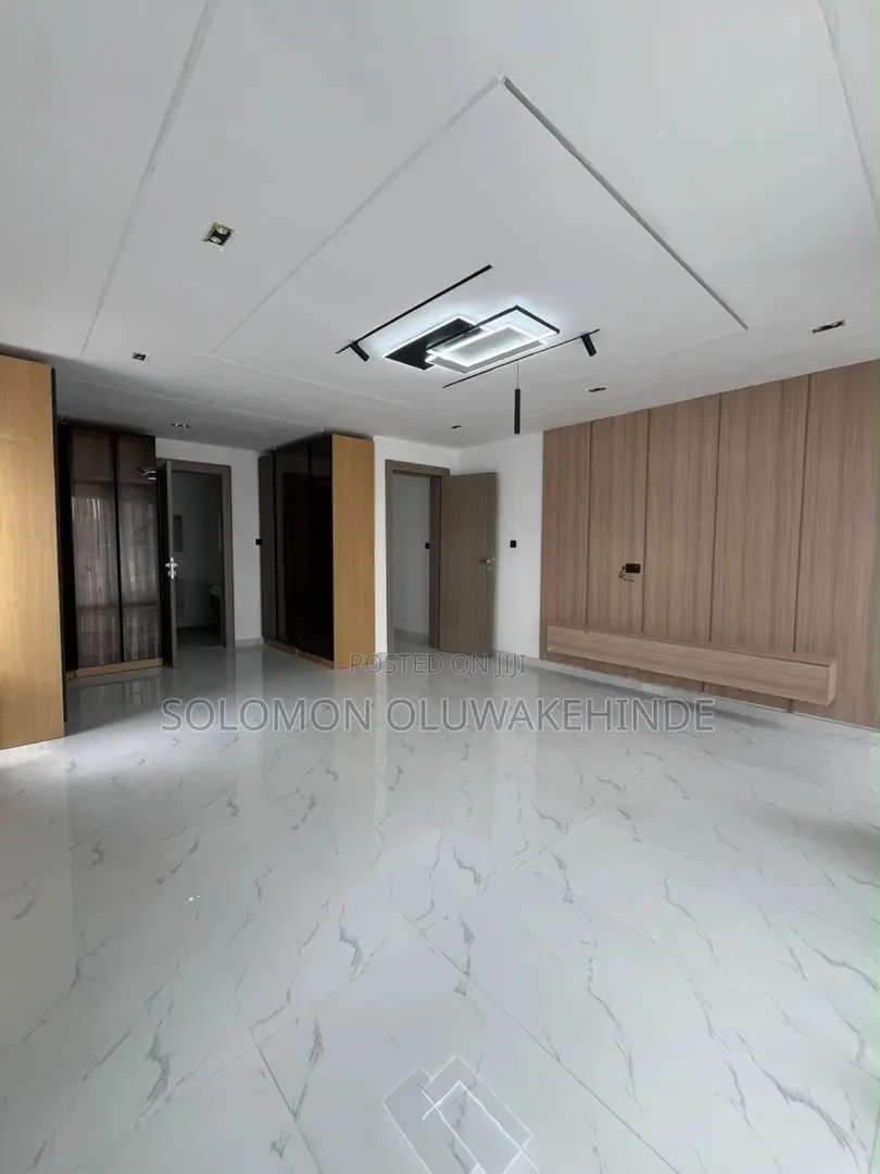 4bdrm Duplex in Vgc for sale