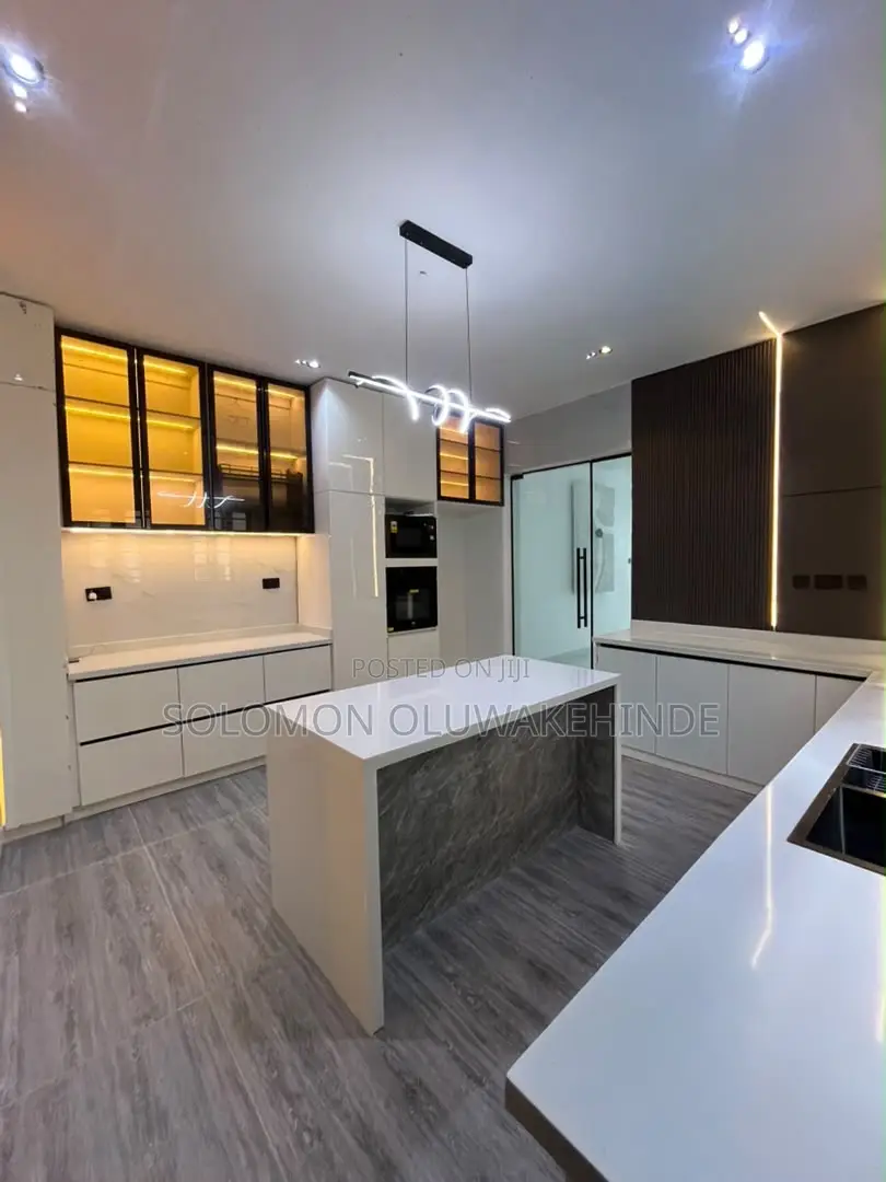 4bdrm Duplex in Vgc for sale