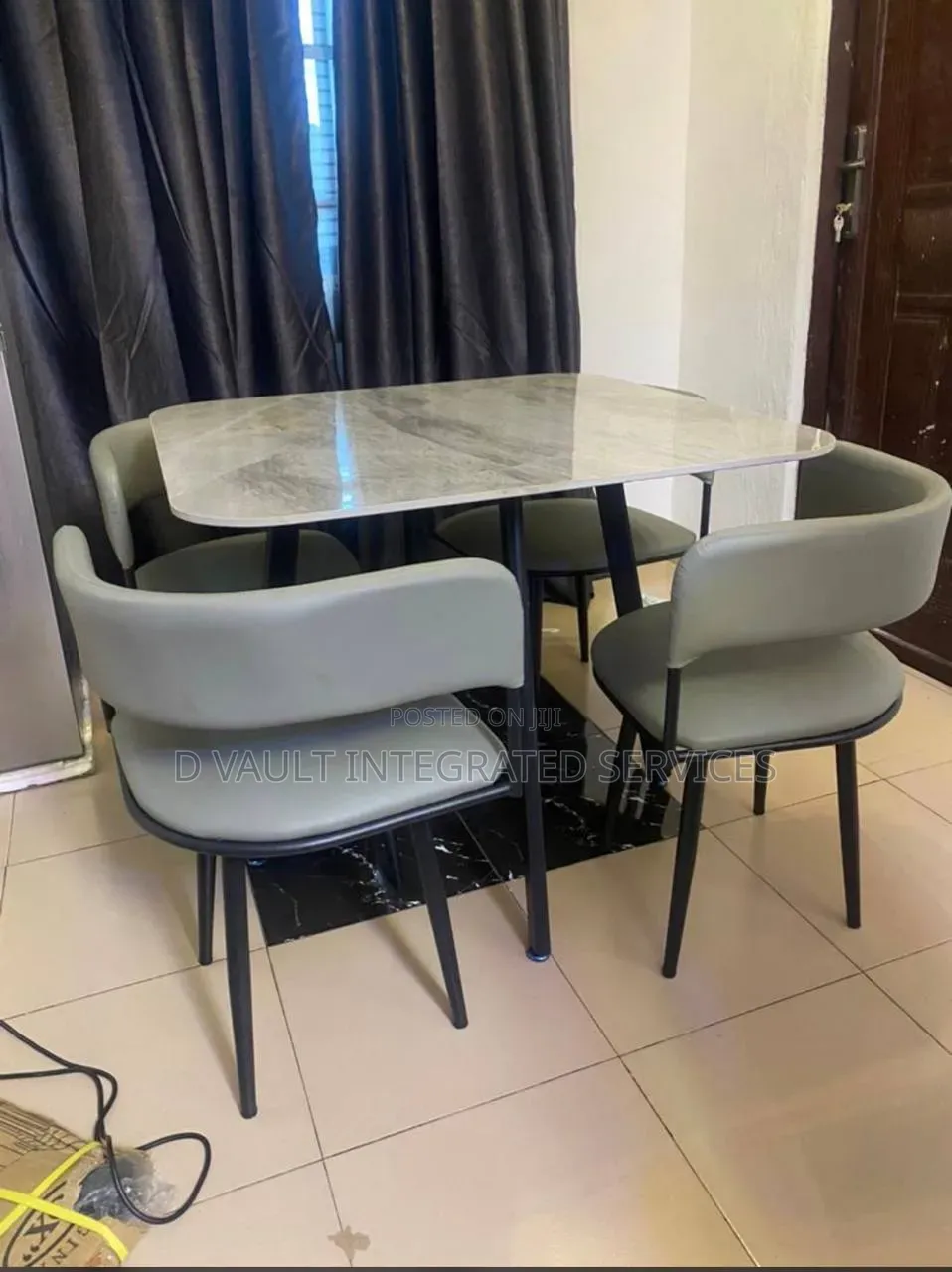 4 Seater Classic Marble Dining
