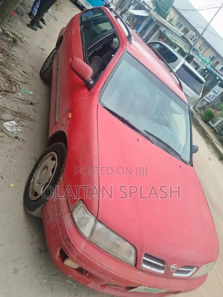 Nissan Primera 2005 Red