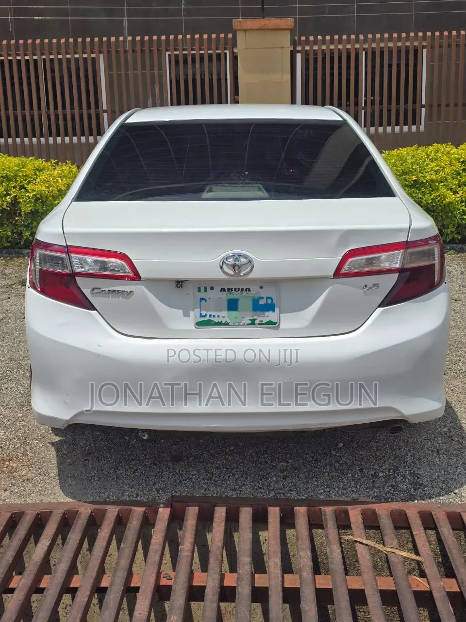 Toyota Camry LE 4dr Sedan (2.5L 4cyl 6A) 2013 White