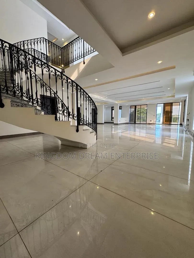 5bdrm Duplex in Old Ikoyi for sale