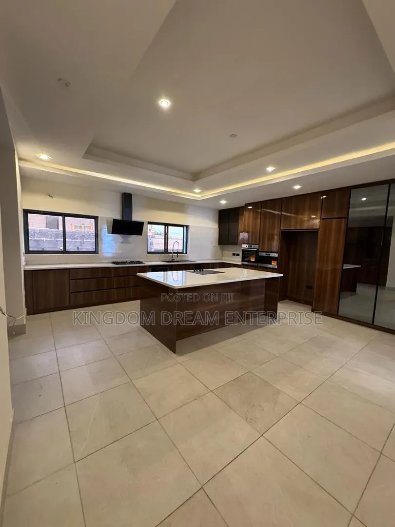 5bdrm Duplex in Old Ikoyi for sale