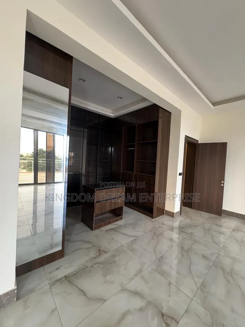 5bdrm Duplex in Old Ikoyi for sale