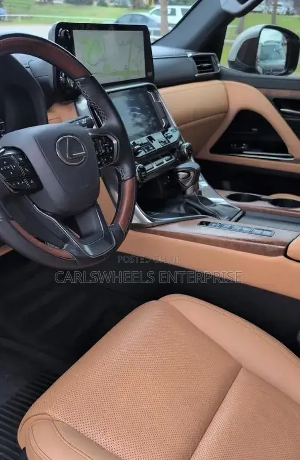 Lexus LX 2023 Gold