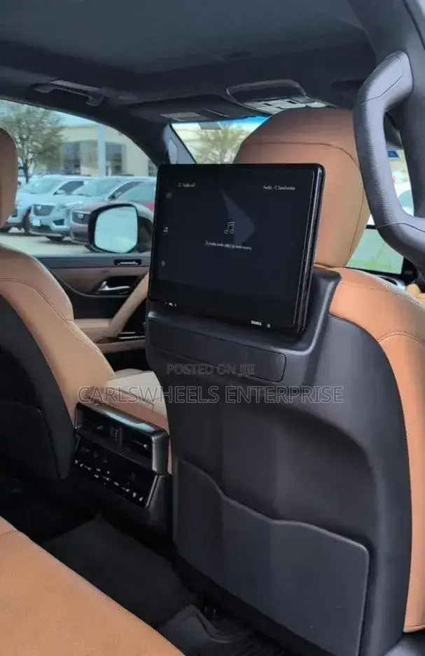 Lexus LX 2023 Gold
