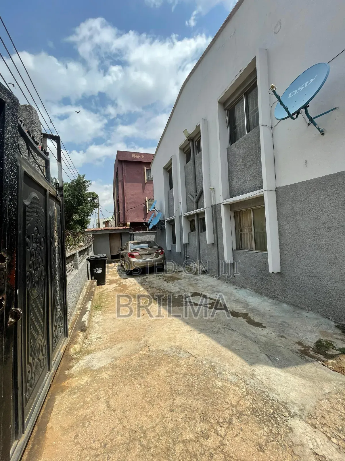 3bdrm Block of Flats in Zone 6 / Wuse for sale