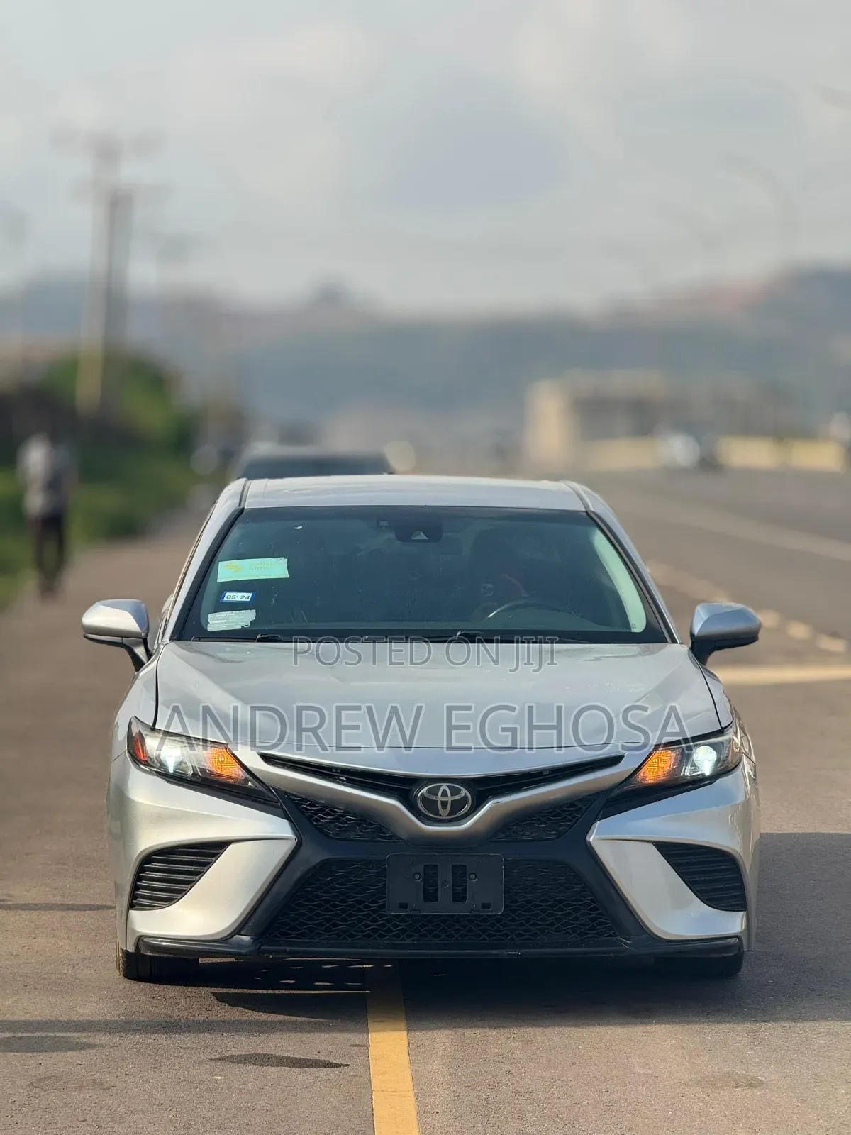 Toyota Camry 2018 Gold
